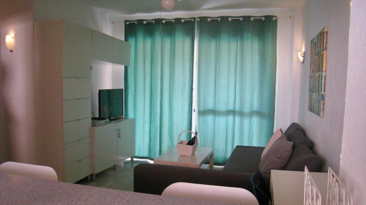 Carihuela Un Dormitorio Junto Al Mar Daire Torremolinos Dış mekan fotoğraf